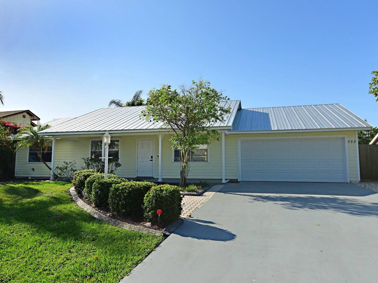 598 NE Maranta Terrado – photo 1 of 21