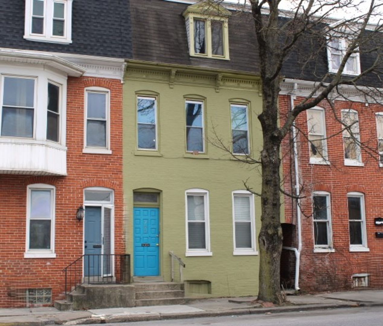 Second-Floor Apartment Accepting Housing Vouchers – photo 1