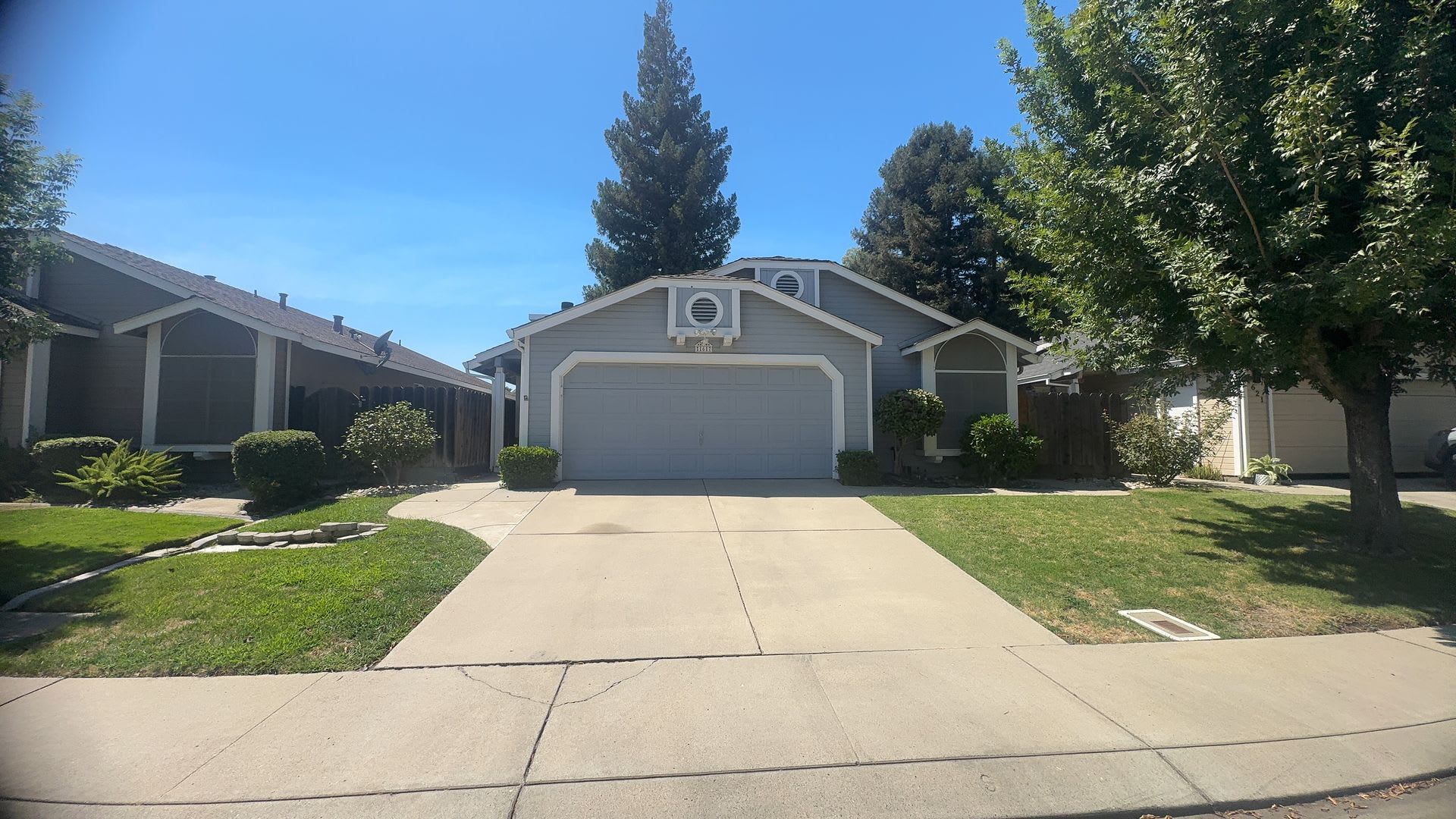 3 Bedroom 2 Bathroom Charming home – photo 1