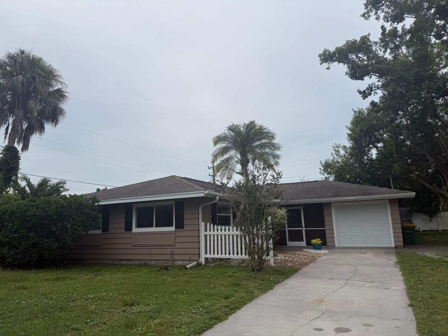 3 Bedroom 2 Bath Single Family Home W Garage Bonus Room – photo 1