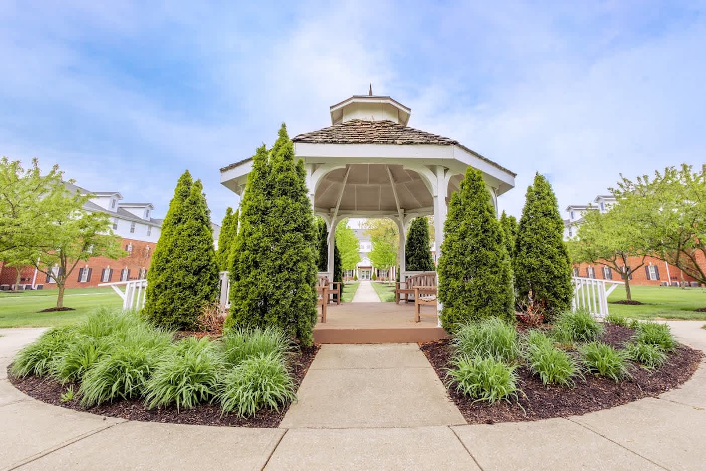 Benjamin Court – photo 1 of 9