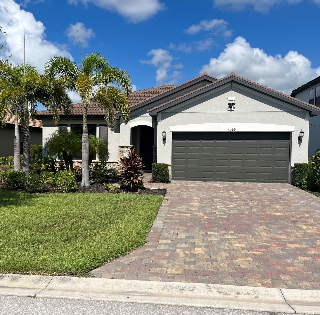 Fully Furnished Seasonal Rental Home Dog Friendly Avail Now – photo 1