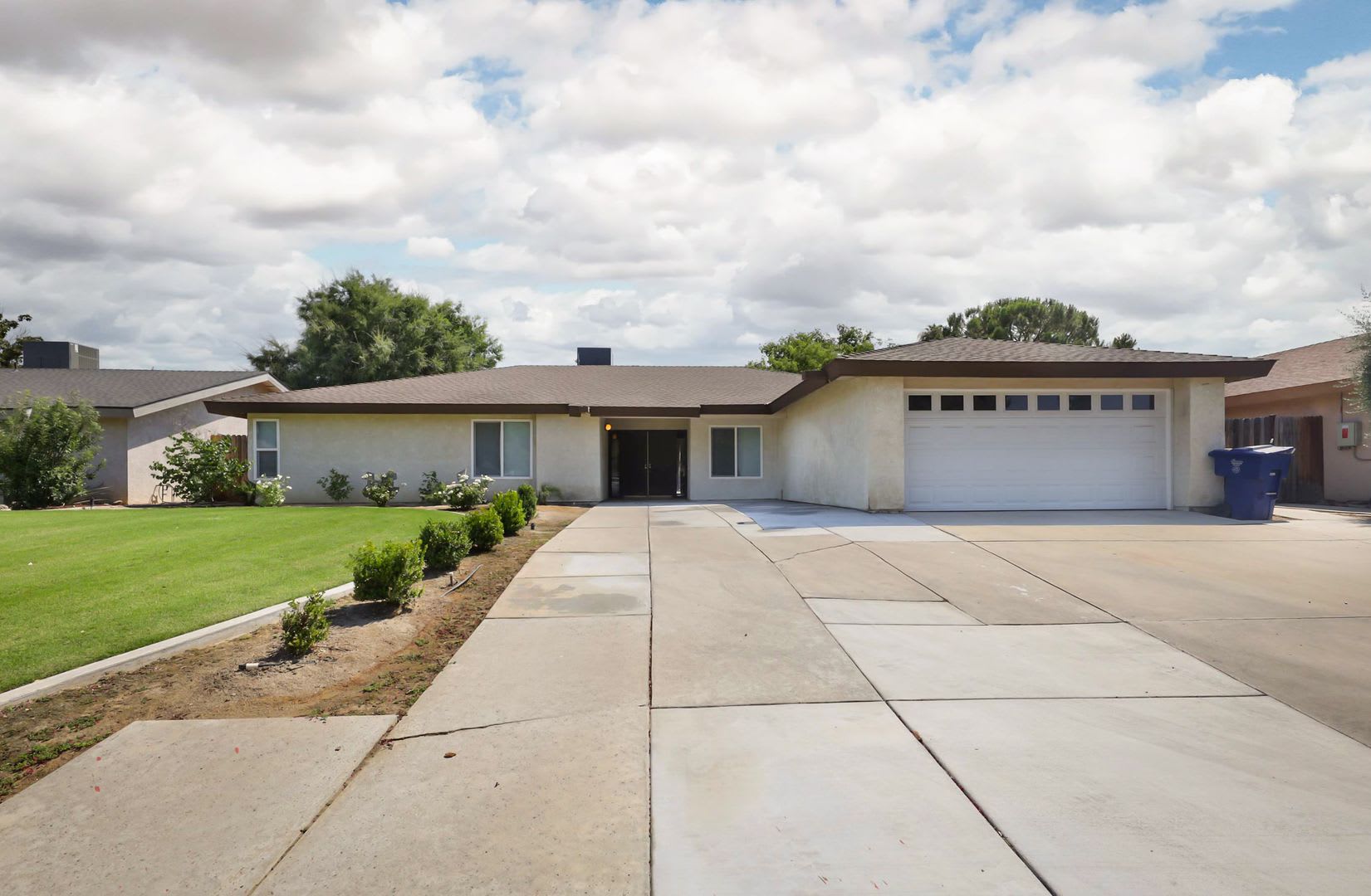 HOUSE – photo 1