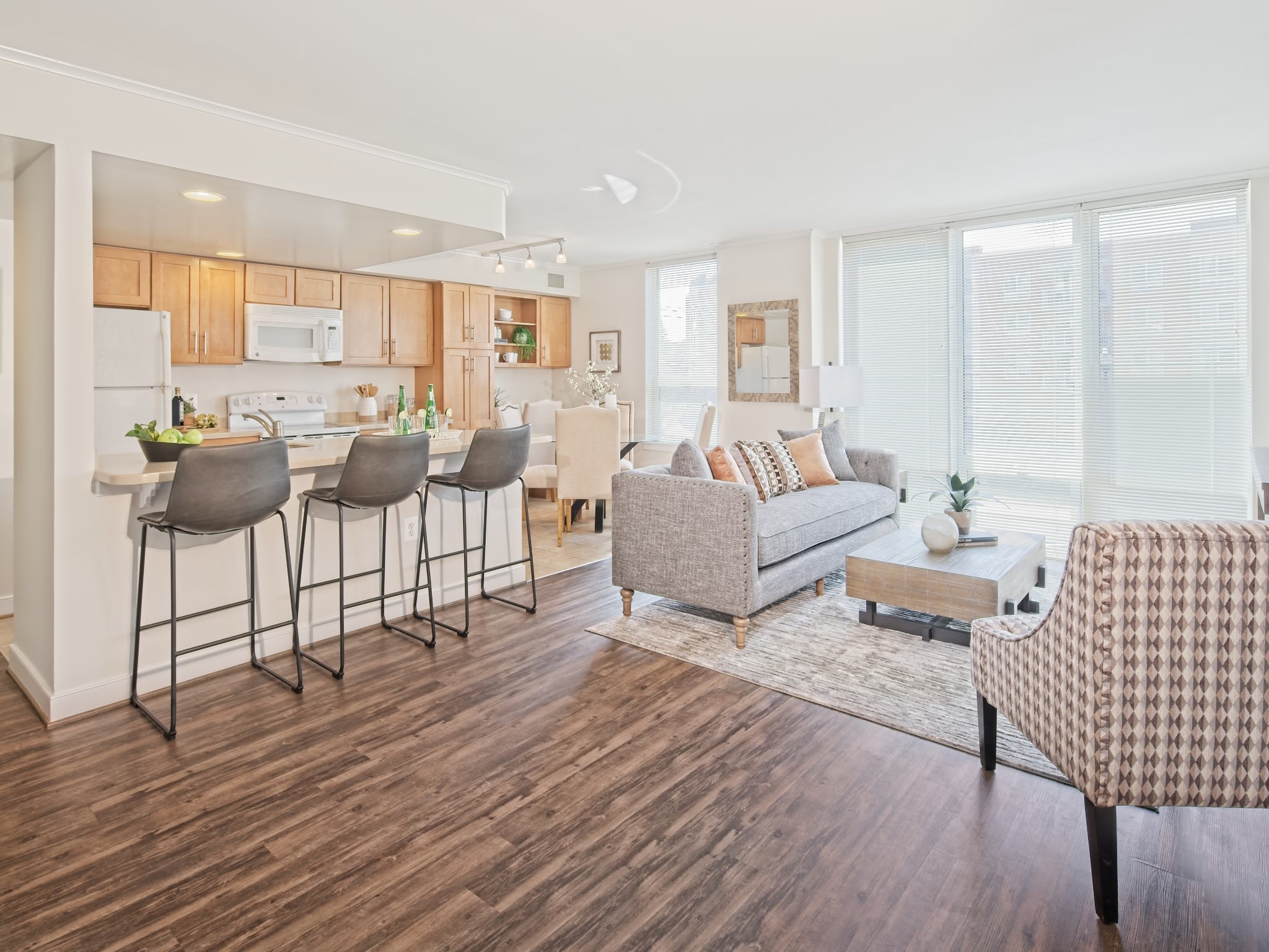 Thomas Place – photo 1