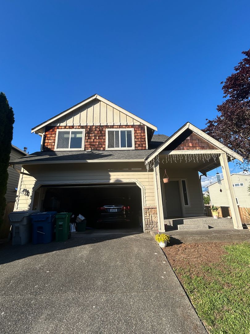 4B, 2.5BA Pet-friendly home w/2-car garage in Whitman Court -Renton, $3,595 per month – photo 1