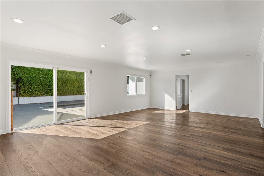 6515 Kenwater Avenue – photo 1
