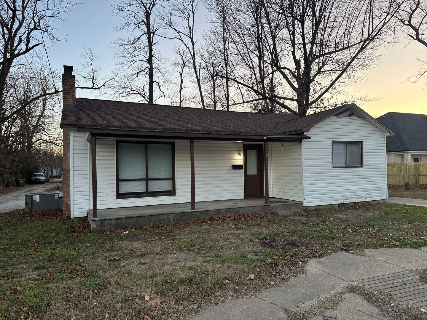 Available Now! 3-Bed, 1-Bath Home w/ Garage – photo 1