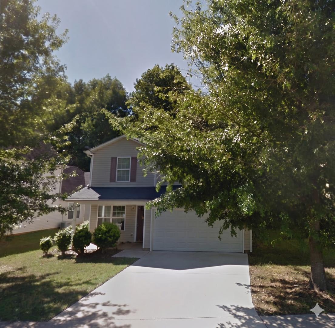4 bedrooms 2.5 baths home in Locust Grove – photo 1 of 6