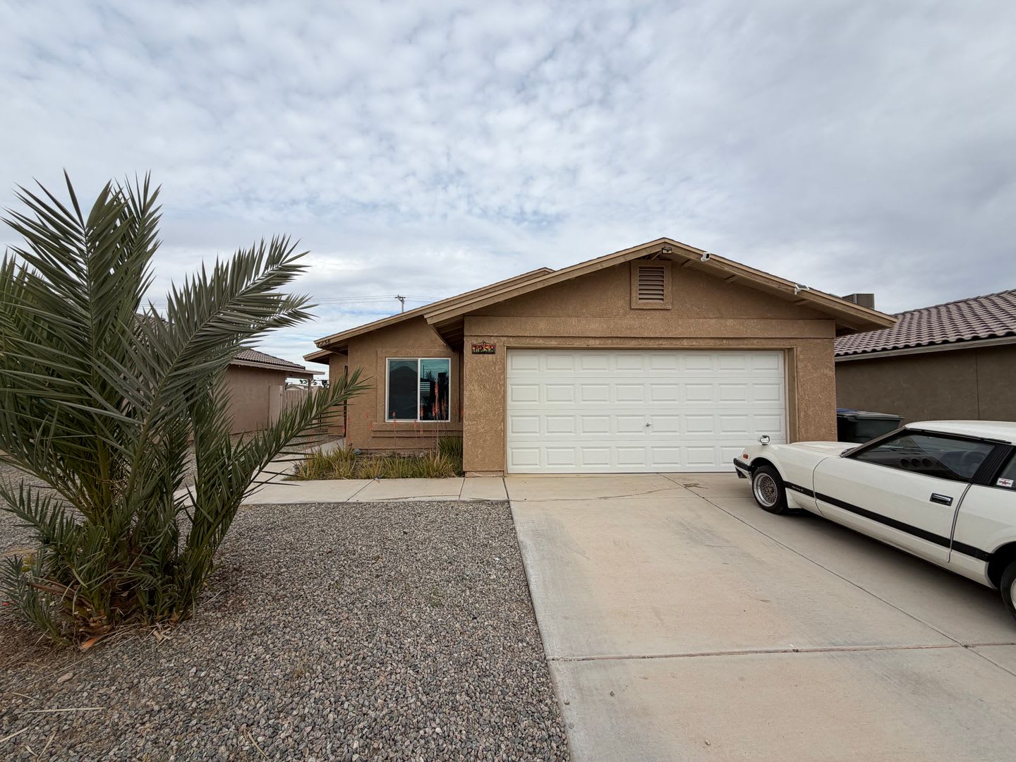 POOL & SOLAR HOME! – photo 1