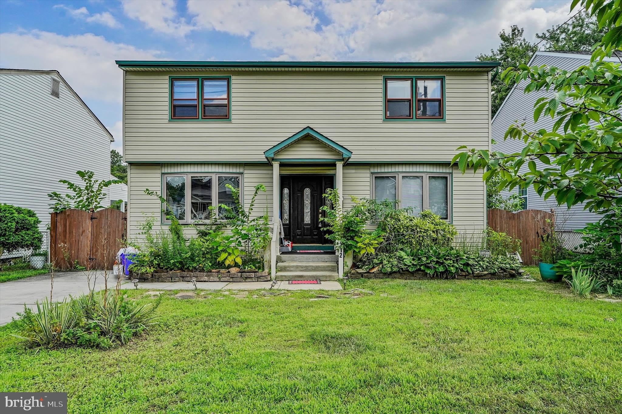 212 E LAFAYETTE Avenue – photo 1 of 28