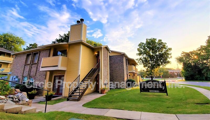 4036 Hunters Ridge Drive – photo 1