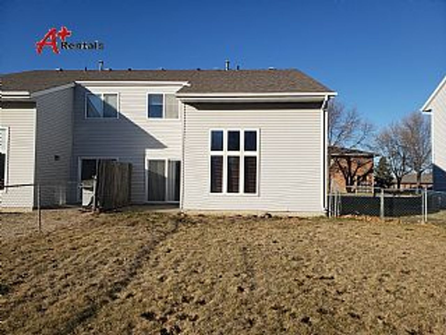 Three Bedroom Three Bathroom Twin Home – photo 1