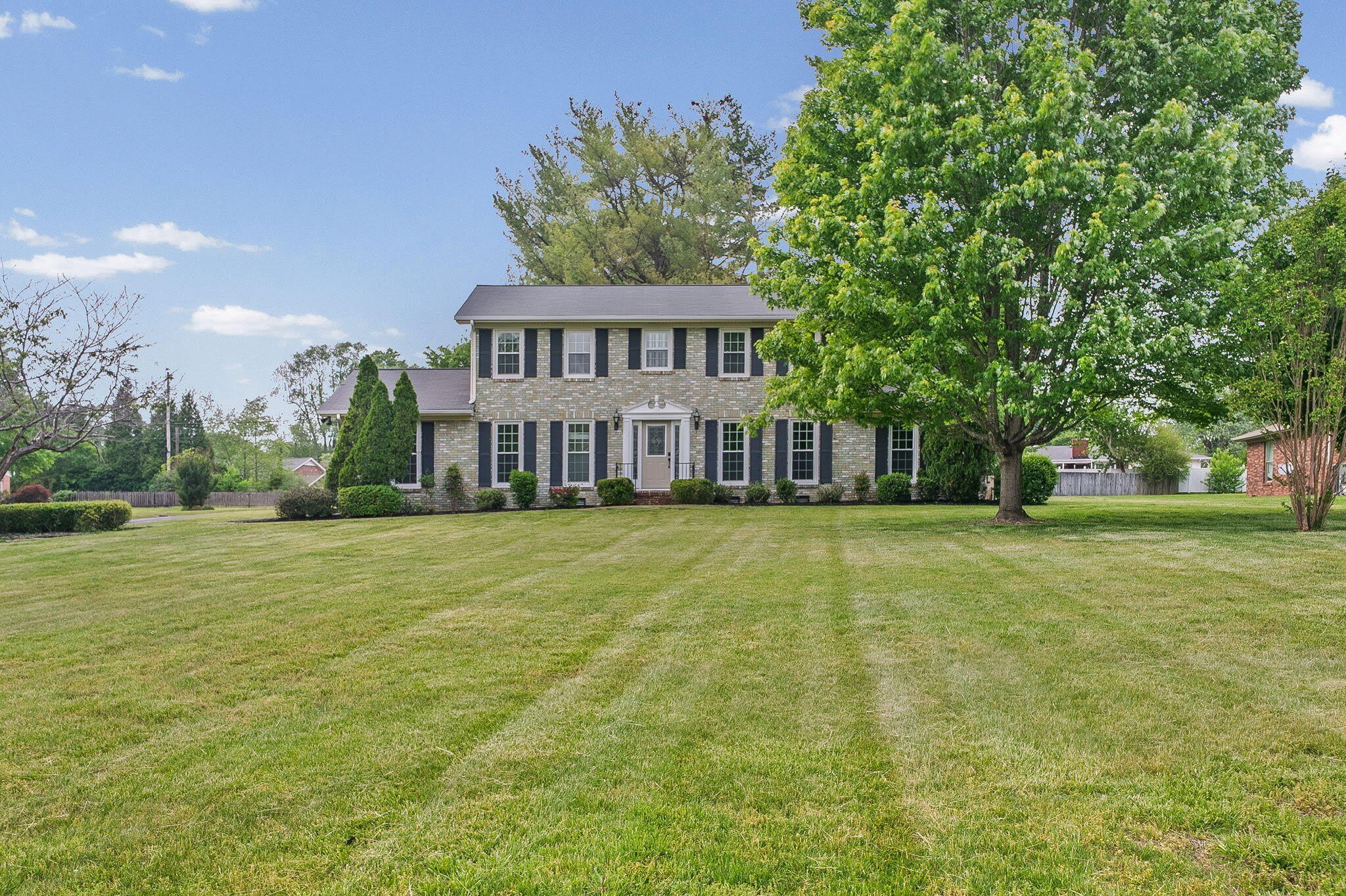 132 Windsor Drive – photo 1