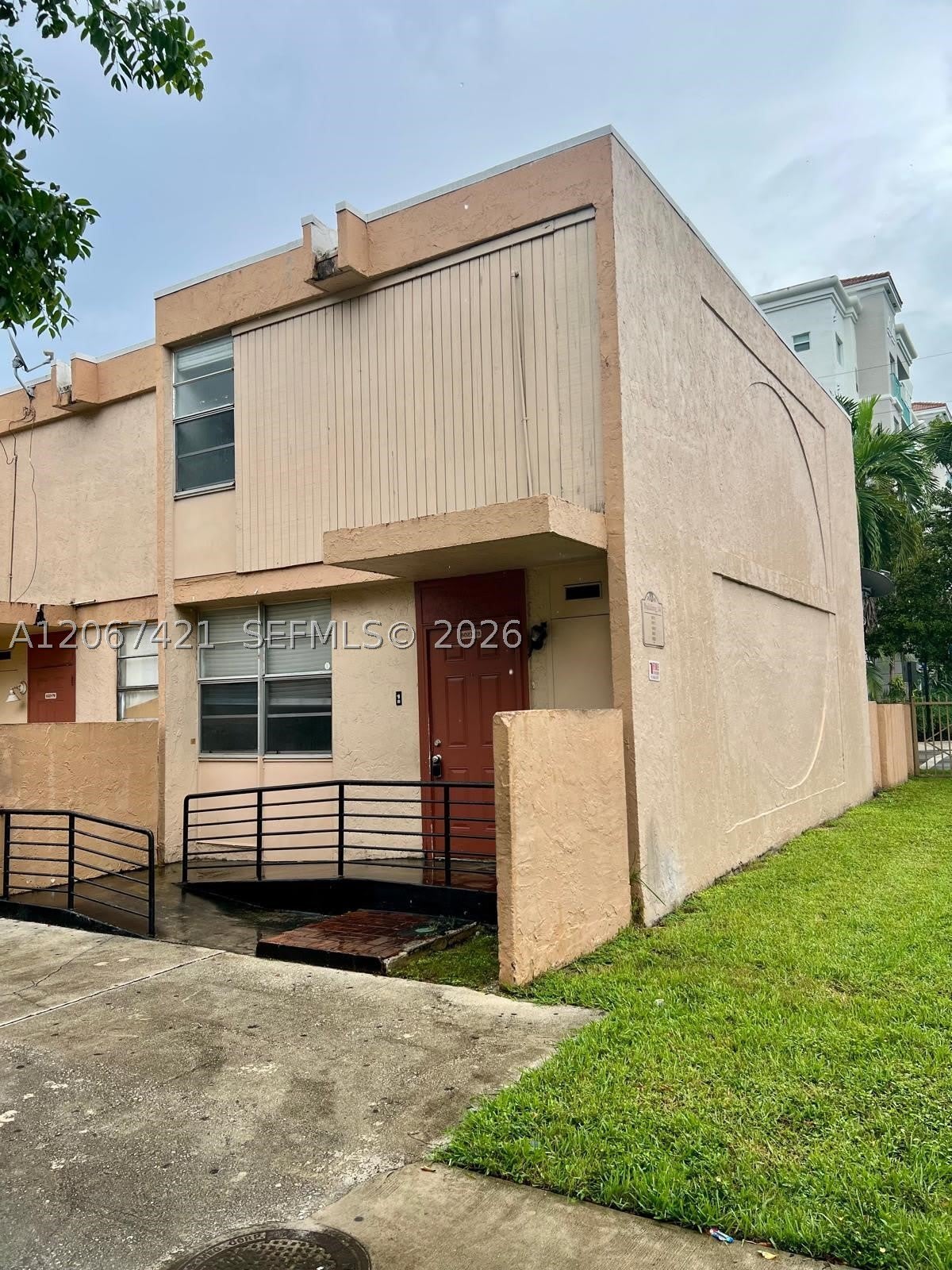 6023 SW 69th St – photo 1