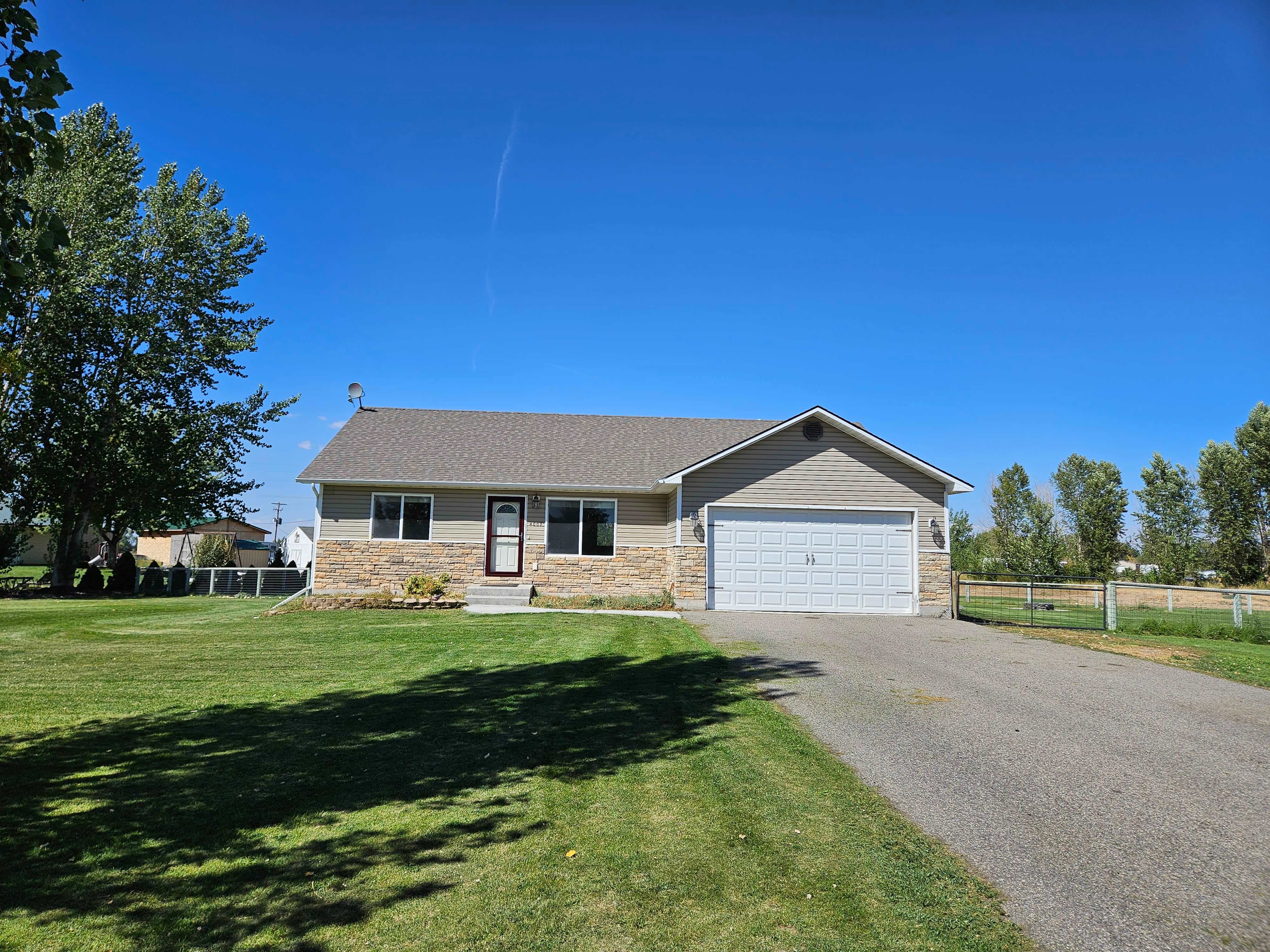 4007 E 66 N – photo 1 of 32