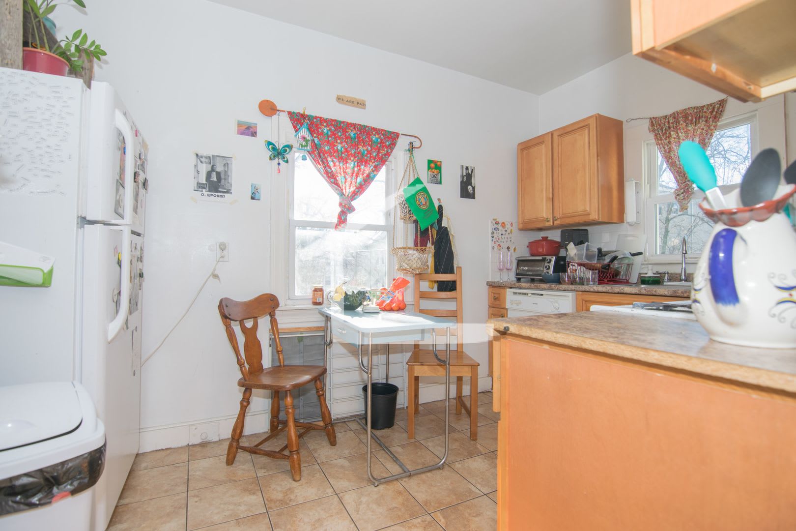 Large 3 Bed Unit Near The Green Line And Bu With Parking – photo 1