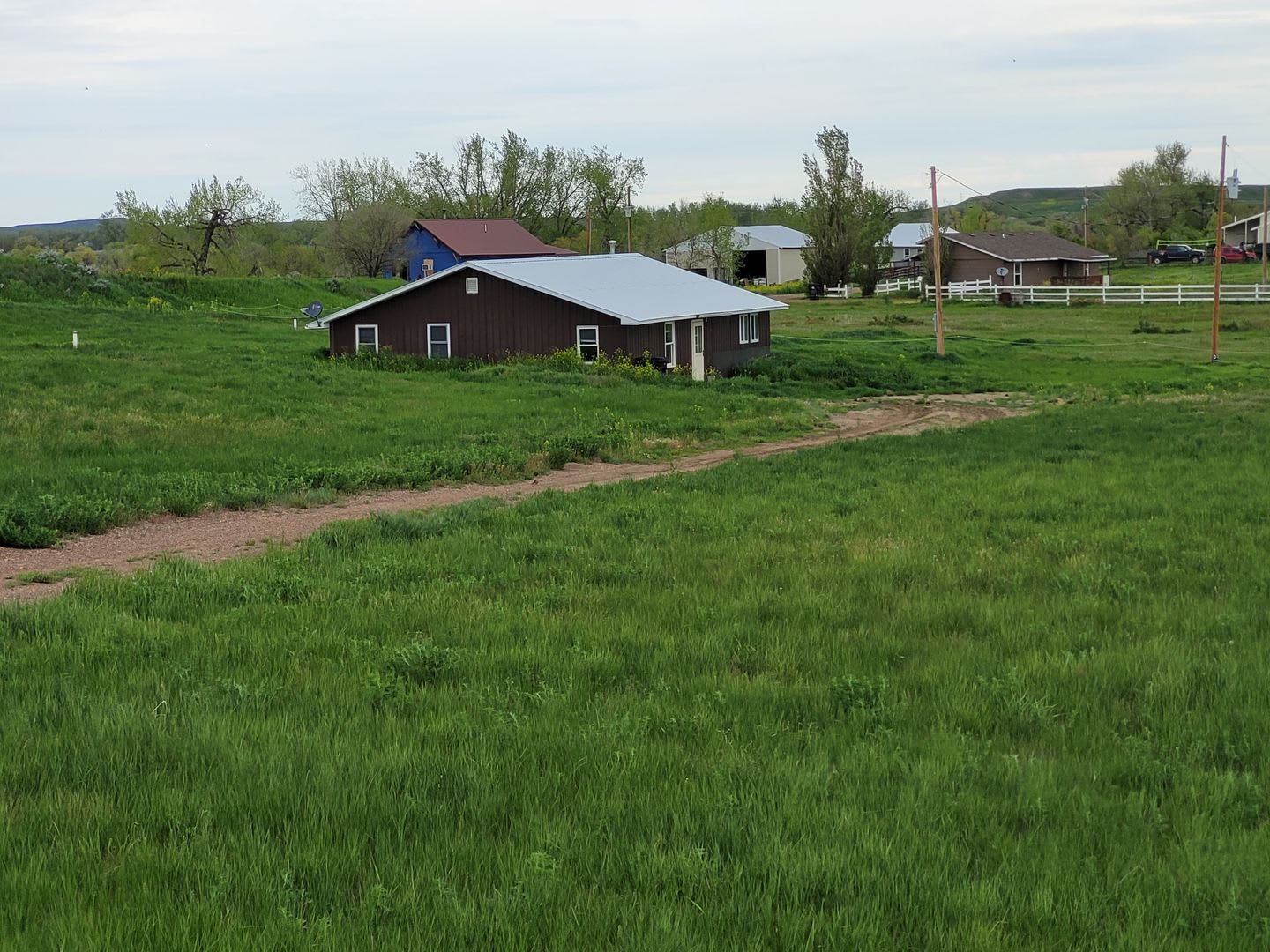 Country Living – photo 1 of 10