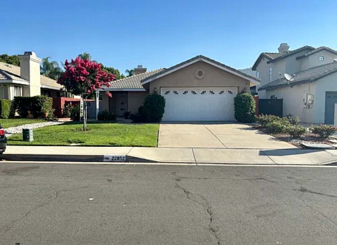22852 Springdale Dr – photo 1