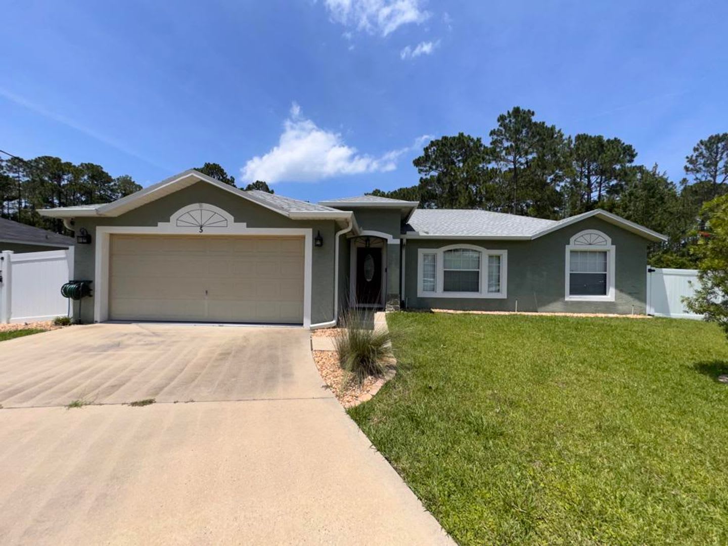 3 Bedroom in Seminole Woods – photo 1
