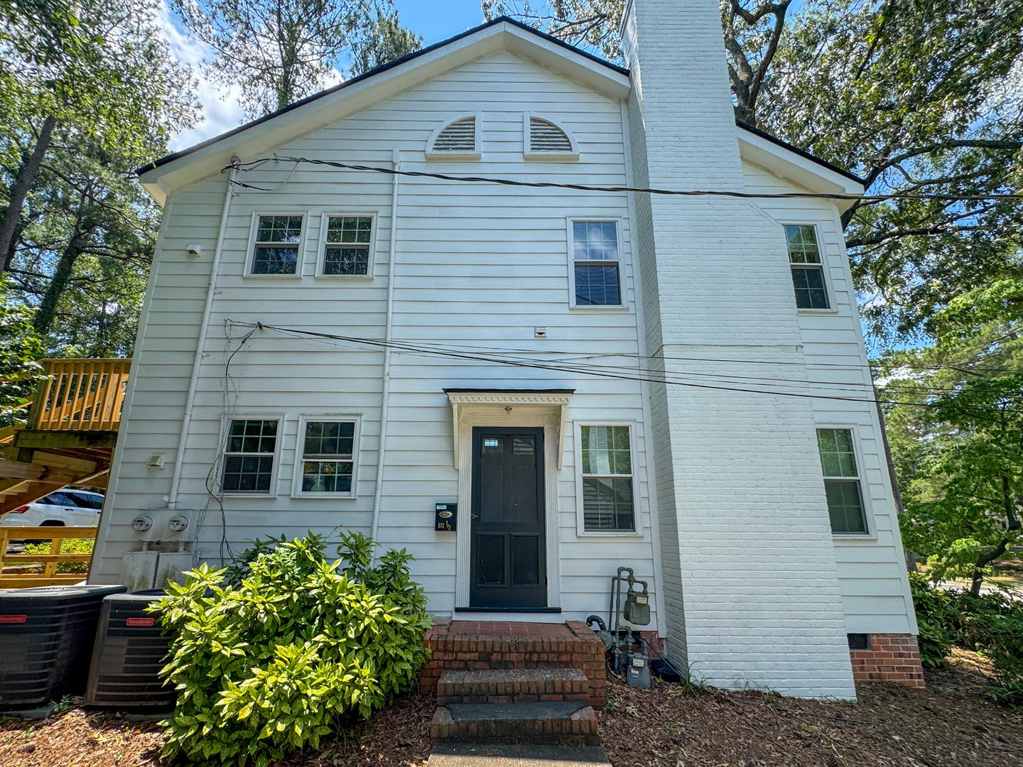Charming 2 Bed 1 Bath Duplex In Haymount – photo 1
