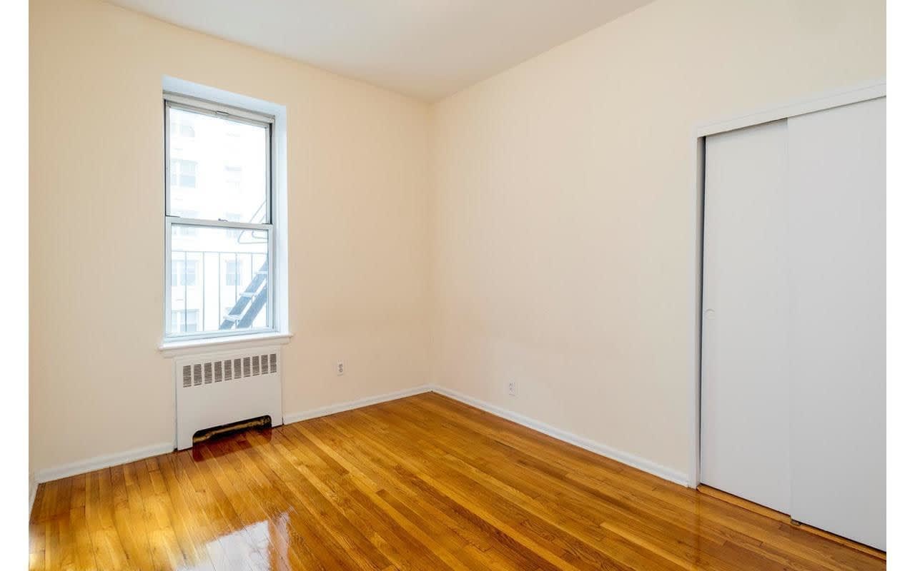 133 East 84Th Street – photo 1