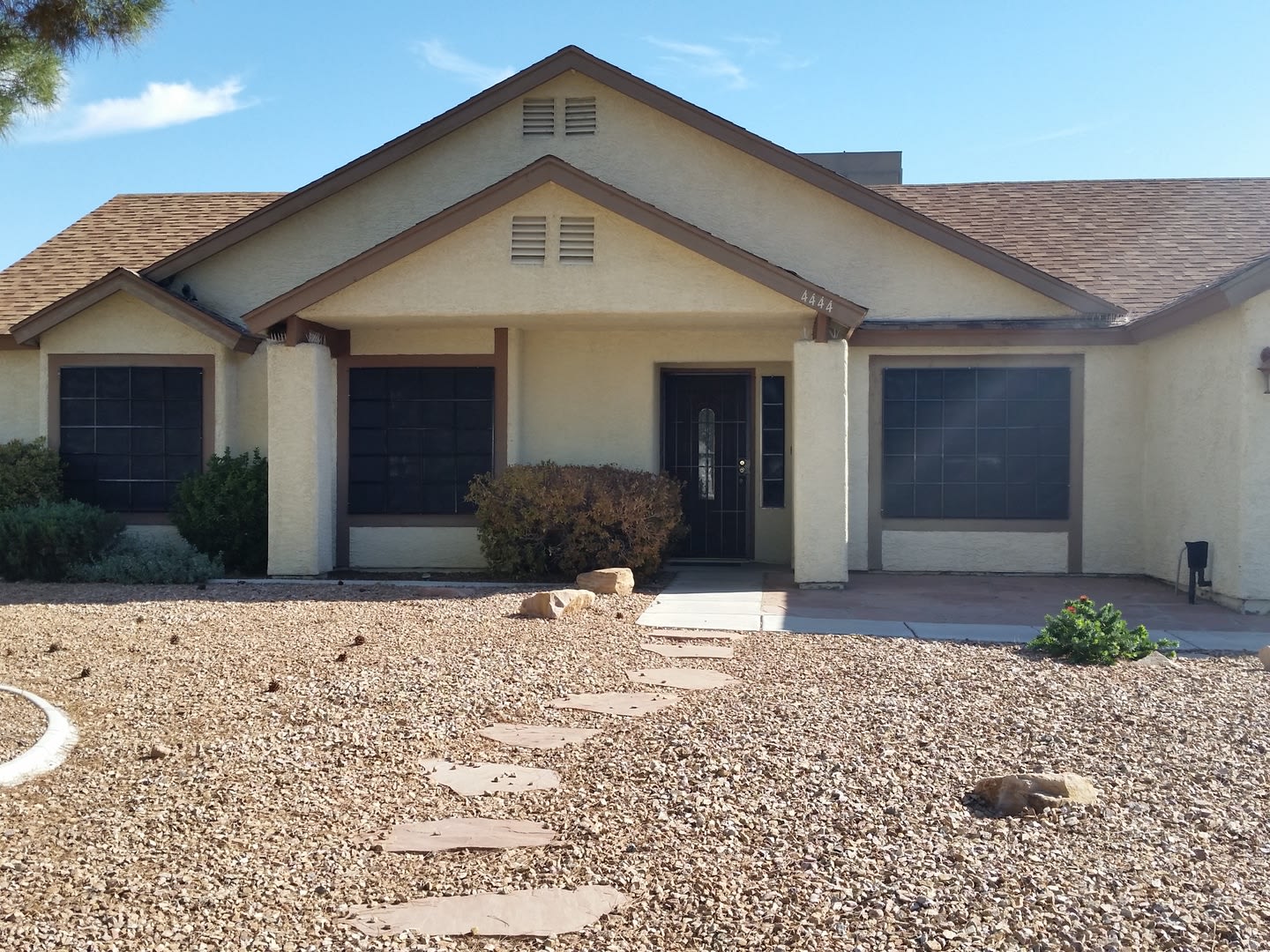 3 Bedroom * 1 Story * RV Parking – photo 1