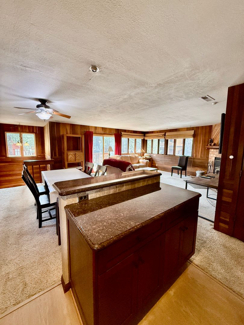 Furnished 3BD/2BA Near Eagle Lodge – photo 1 of 20