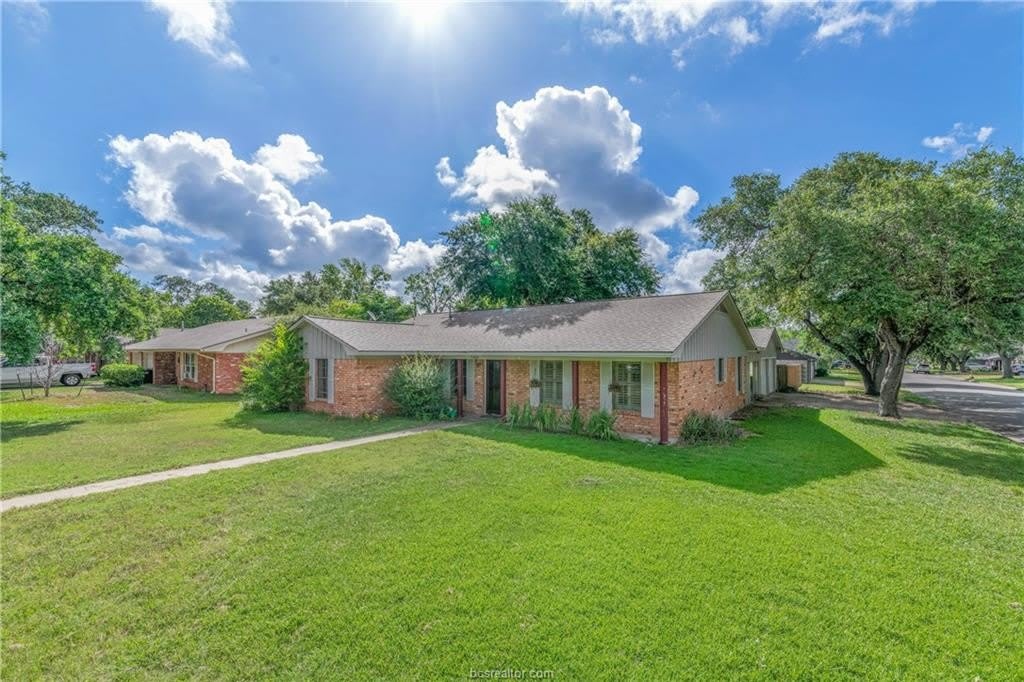 1400 Village Drive – photo 1