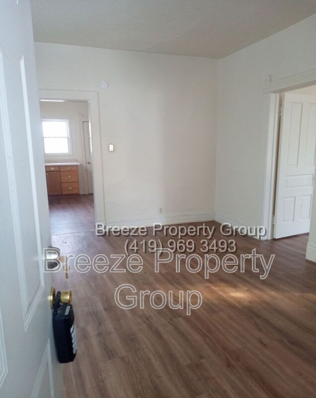 323 Champion St – photo 1 of 8