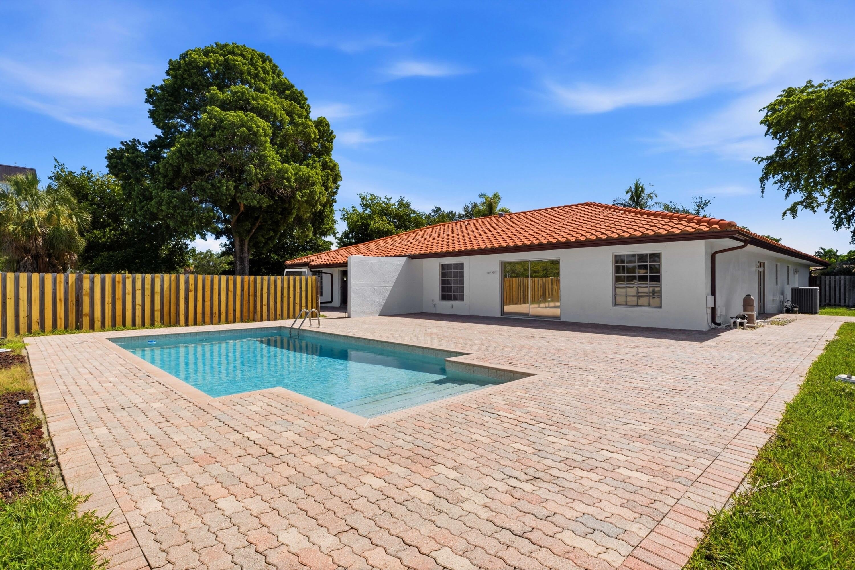 3310 NW 90th Avenue – photo 1
