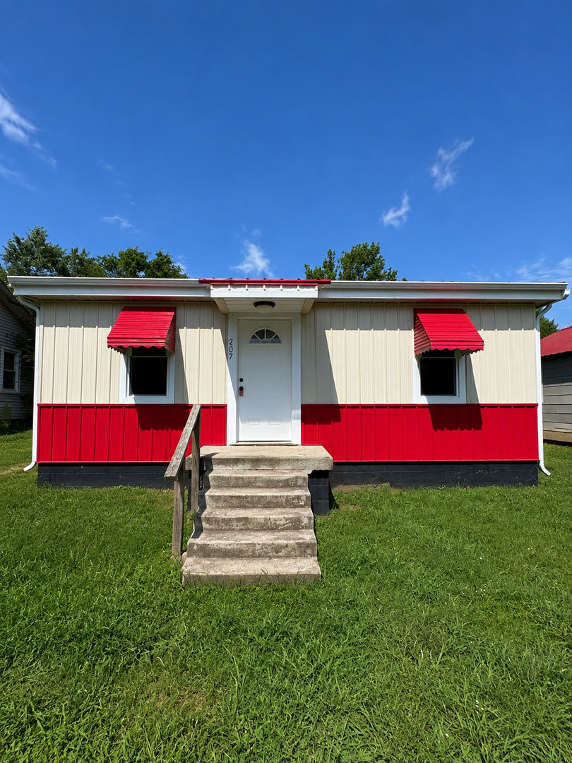 Charming 3BR Rental Close to Downtown Glasgow! – photo 1 of 7