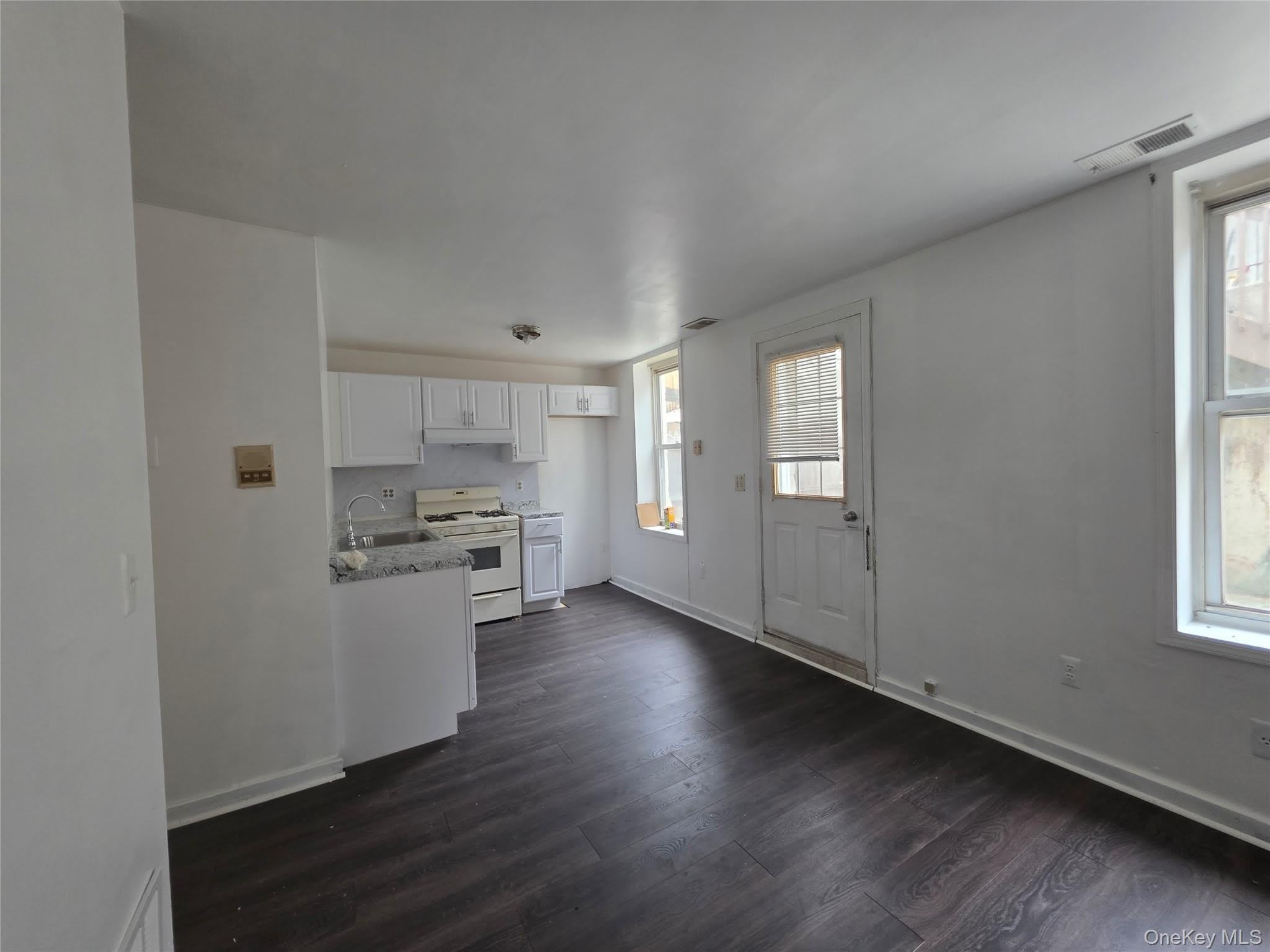 8 Main Street – photo 1 of 6