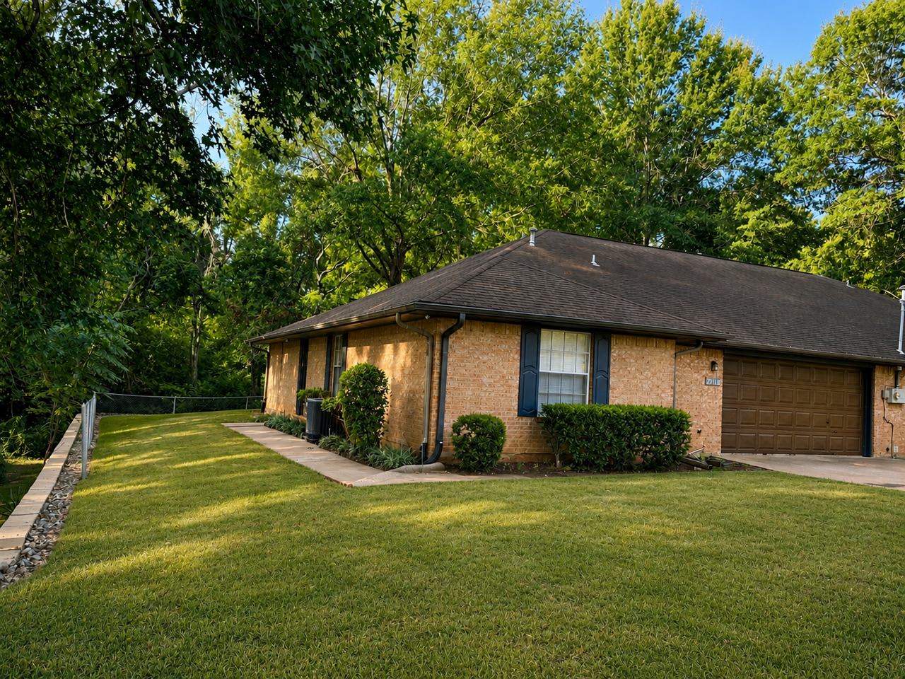2711 Augusta Dr – photo 1 of 11