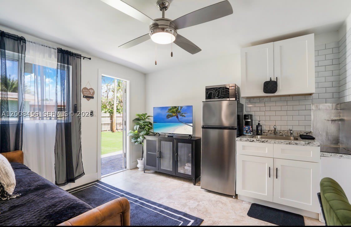 919 NW 13th St – photo 1 of 5