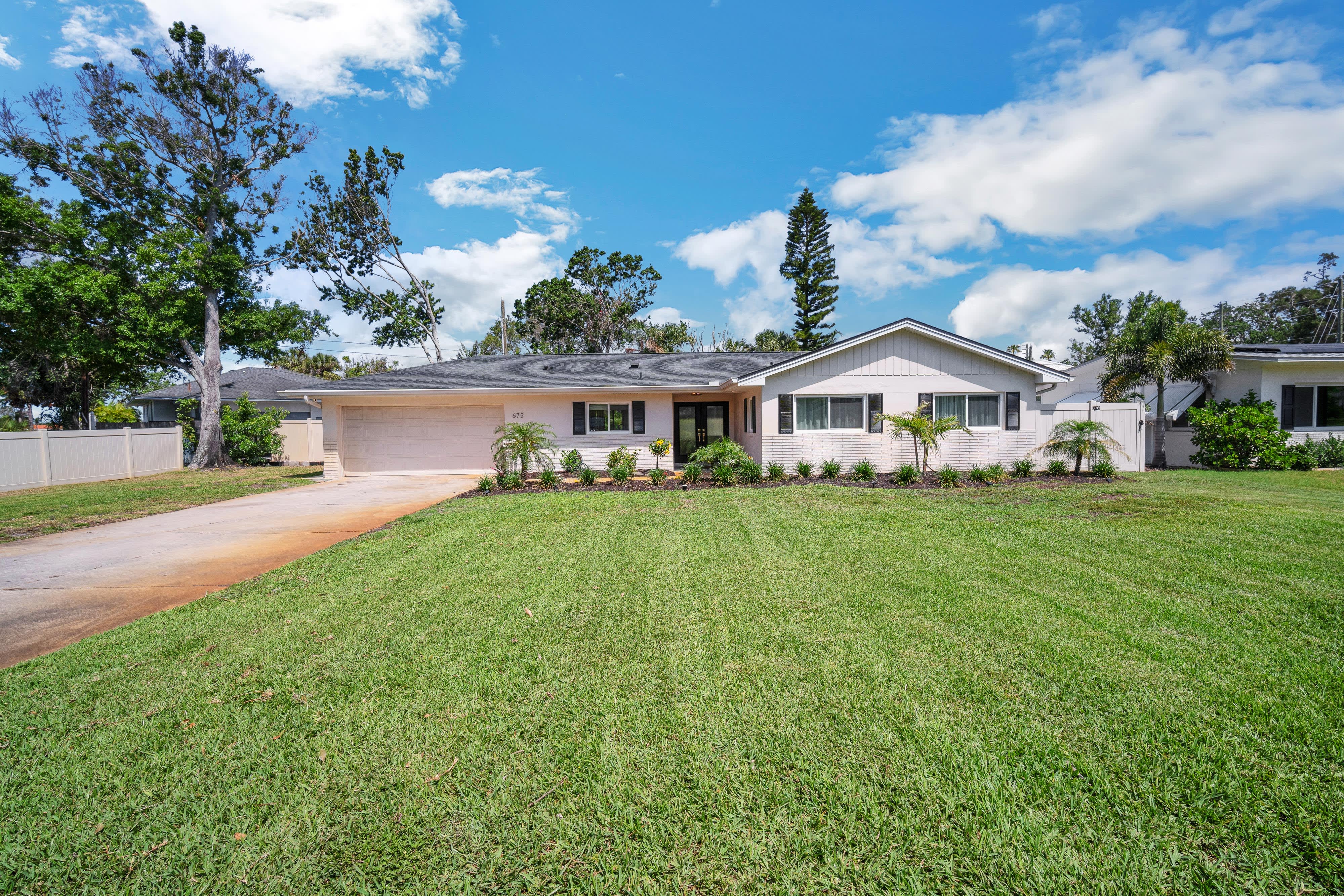 675 Villa Grande Avenue South – photo 1