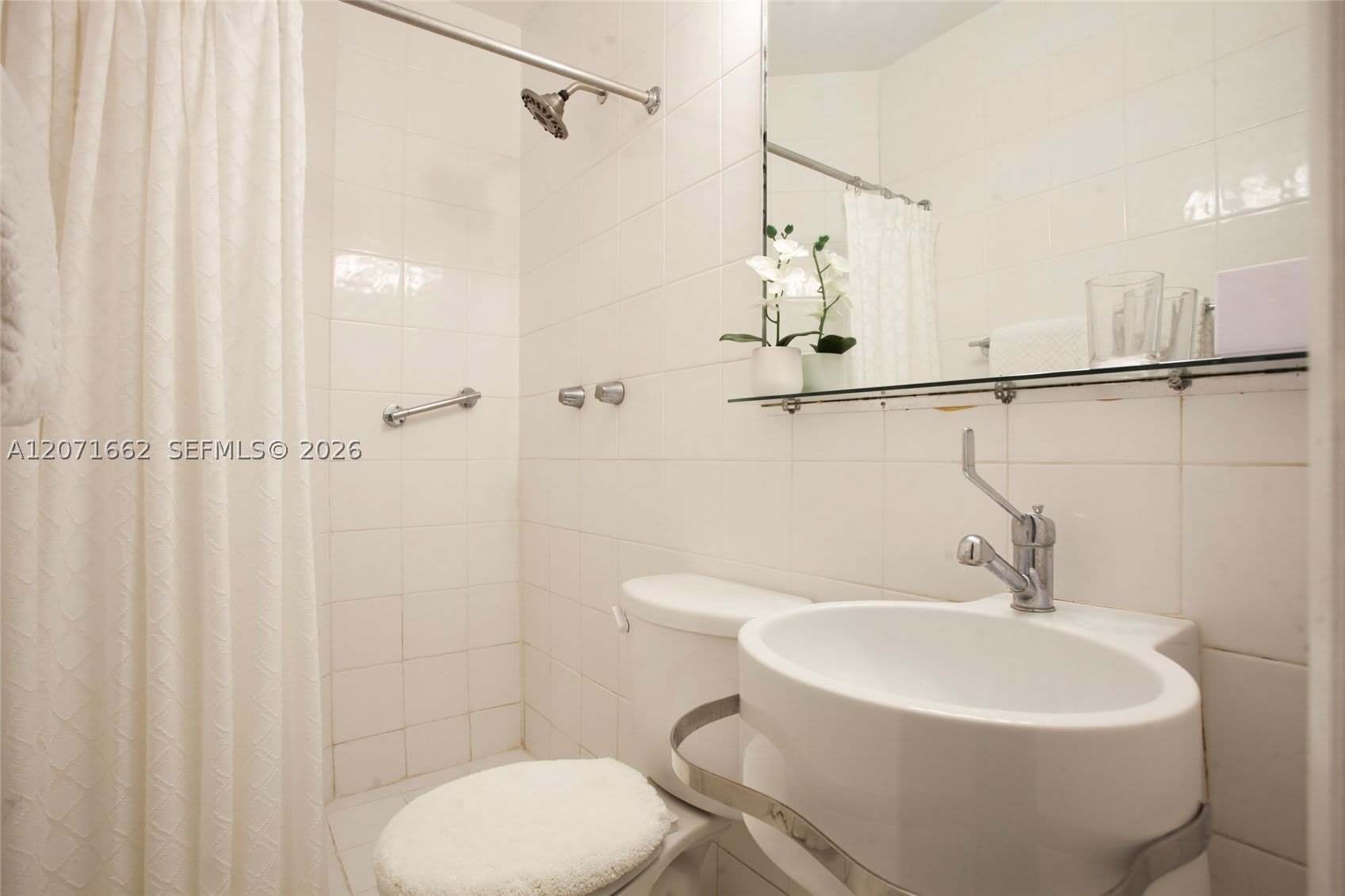 4720 Pine Tree Dr – photo 1