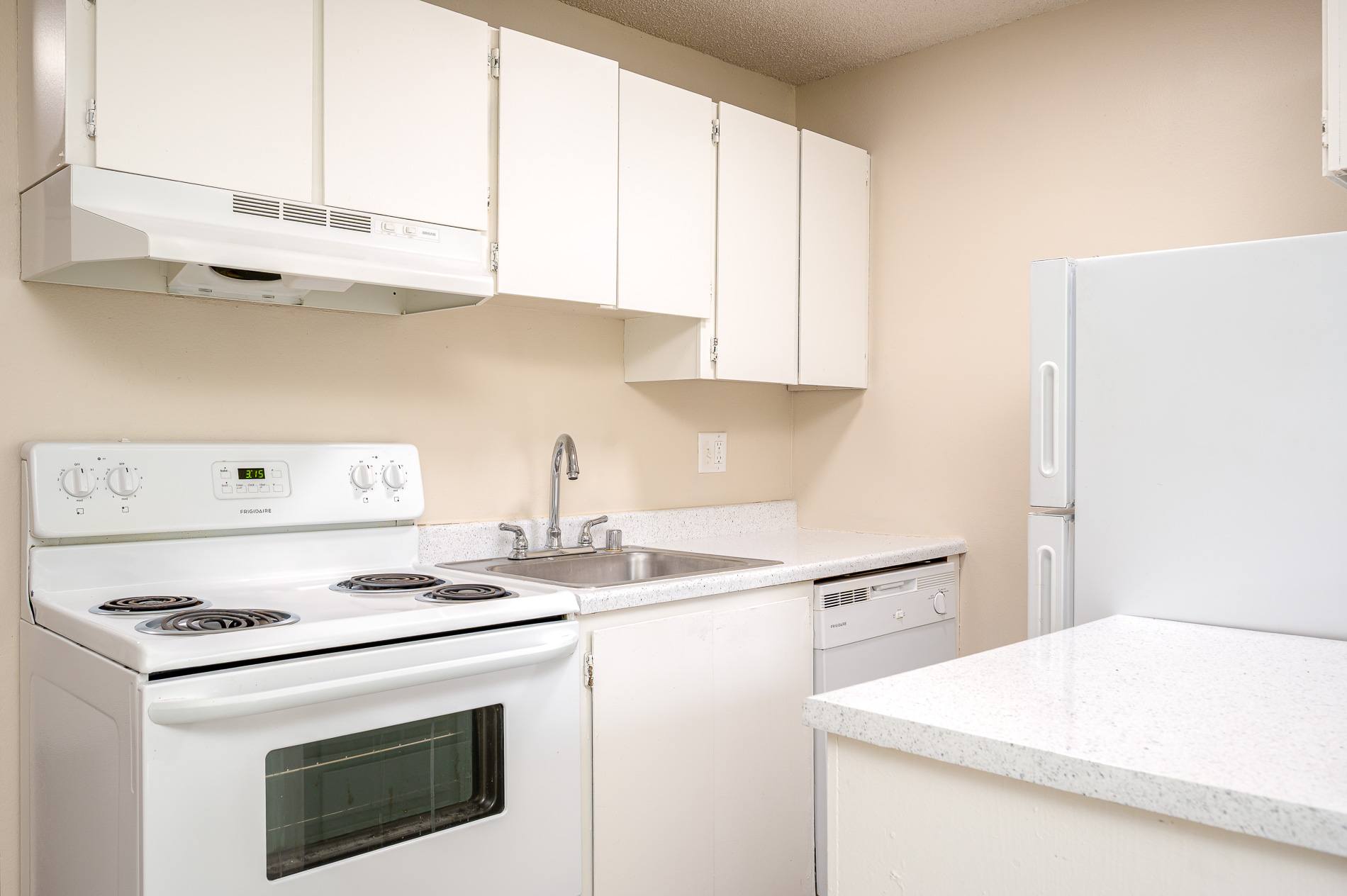 Sunset Apartments – photo 1 of 45