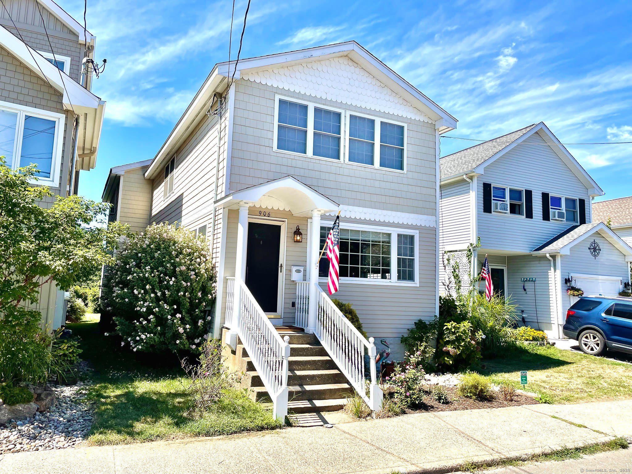 906 E Broadway – photo 1