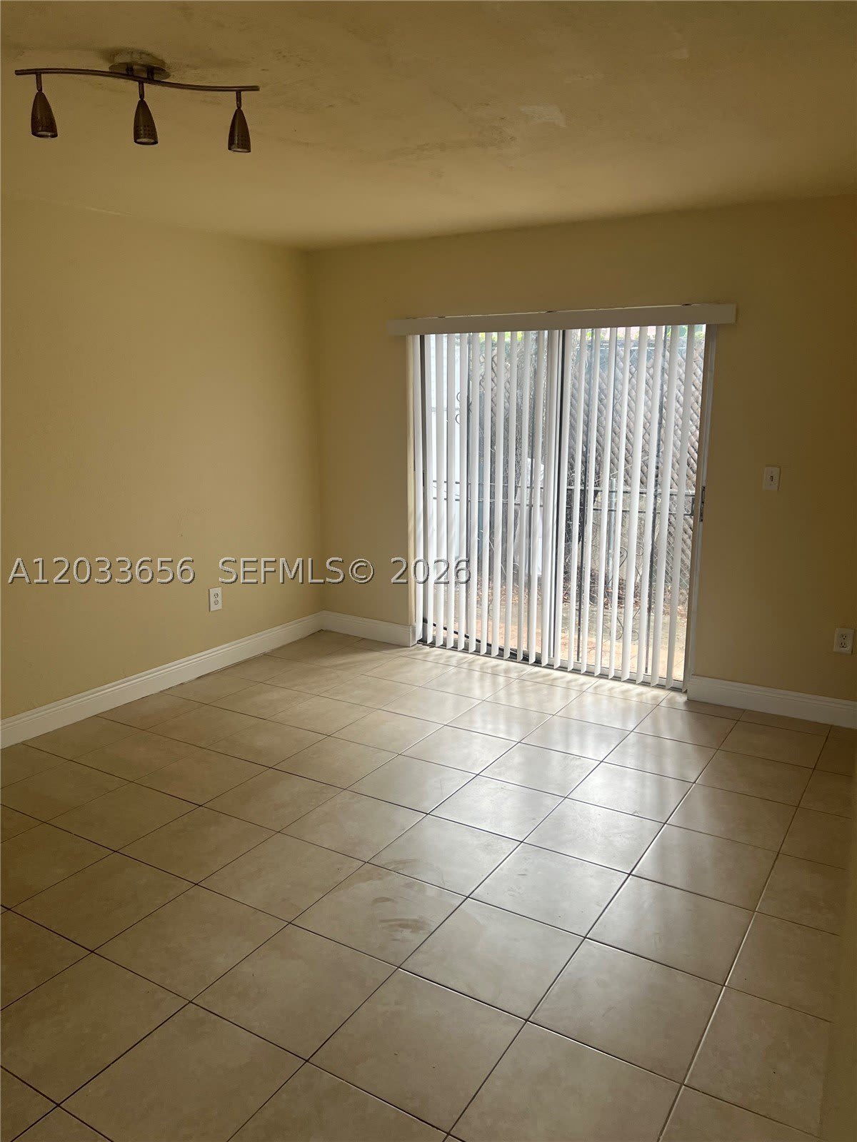 5900 NW 1st Ave – photo 1