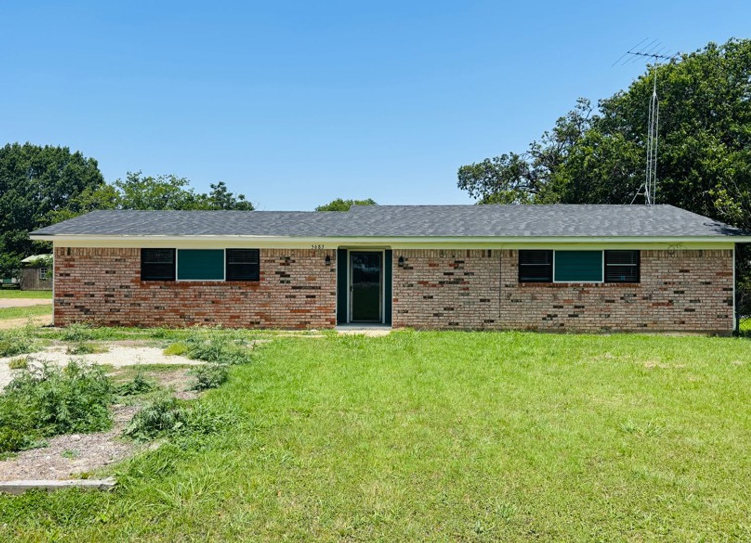 3-Bedroom, 2 Bat Single Family for Rent in Hillsboro, TX – photo 1 of 22