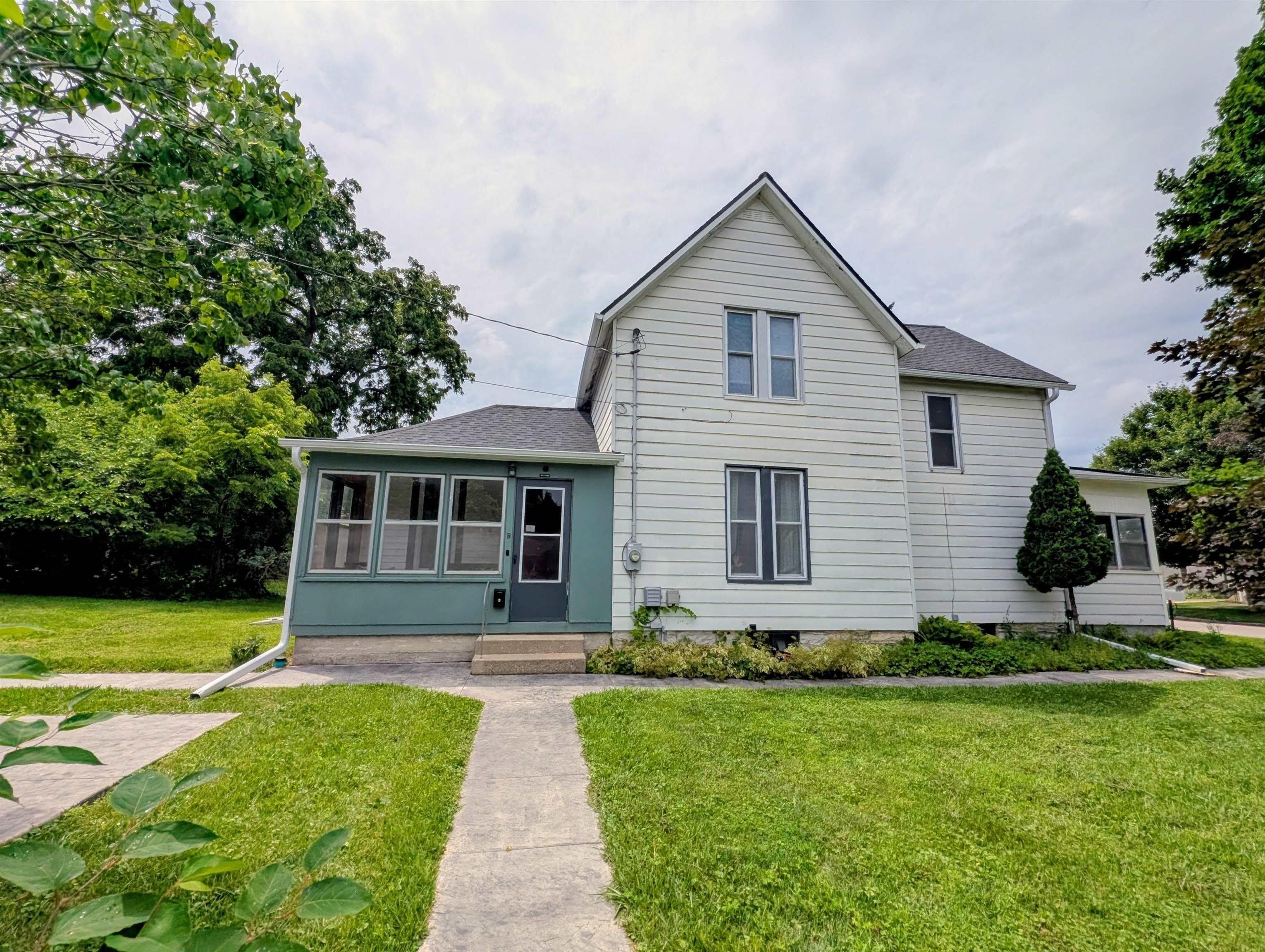 609 E Main St – photo 1 of 14