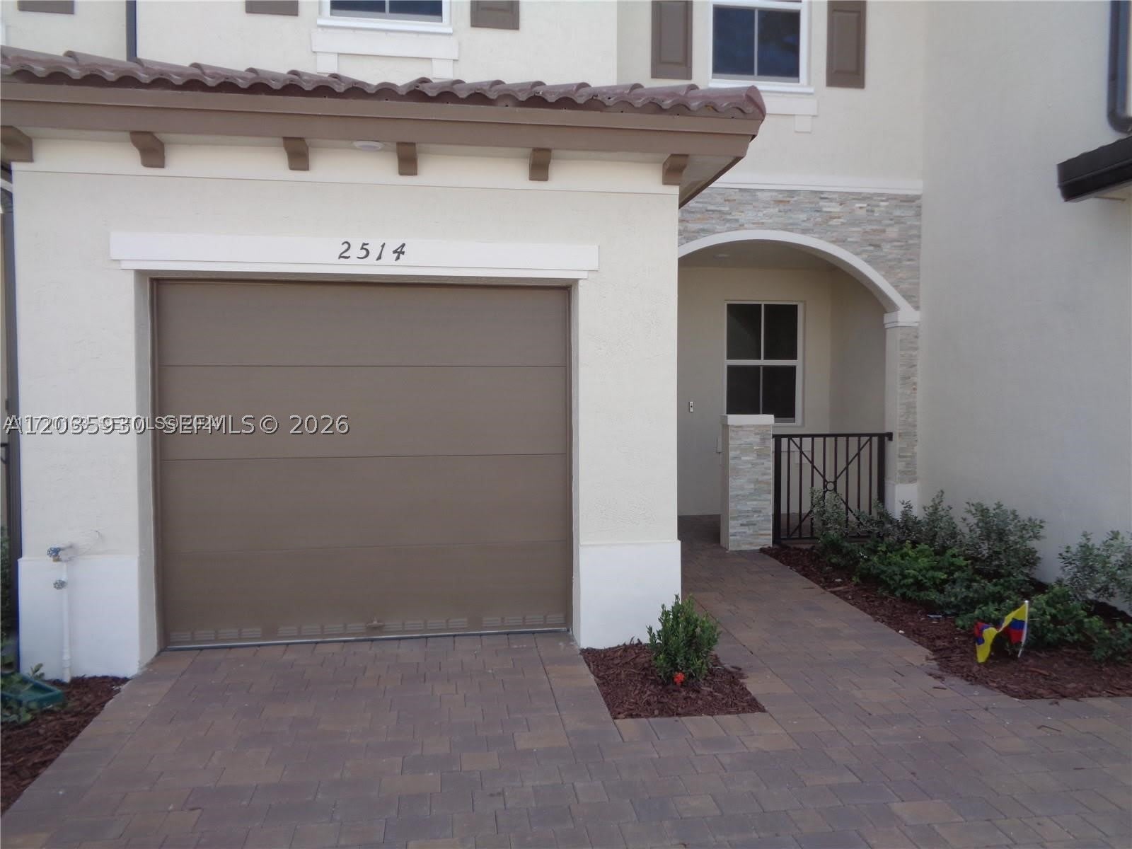2514 SE 29th St – photo 1