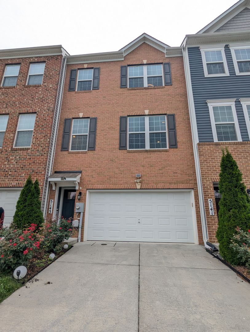 3 Level Townhouse In The Desired Westview South Community Available For Move In – photo 1 of 79