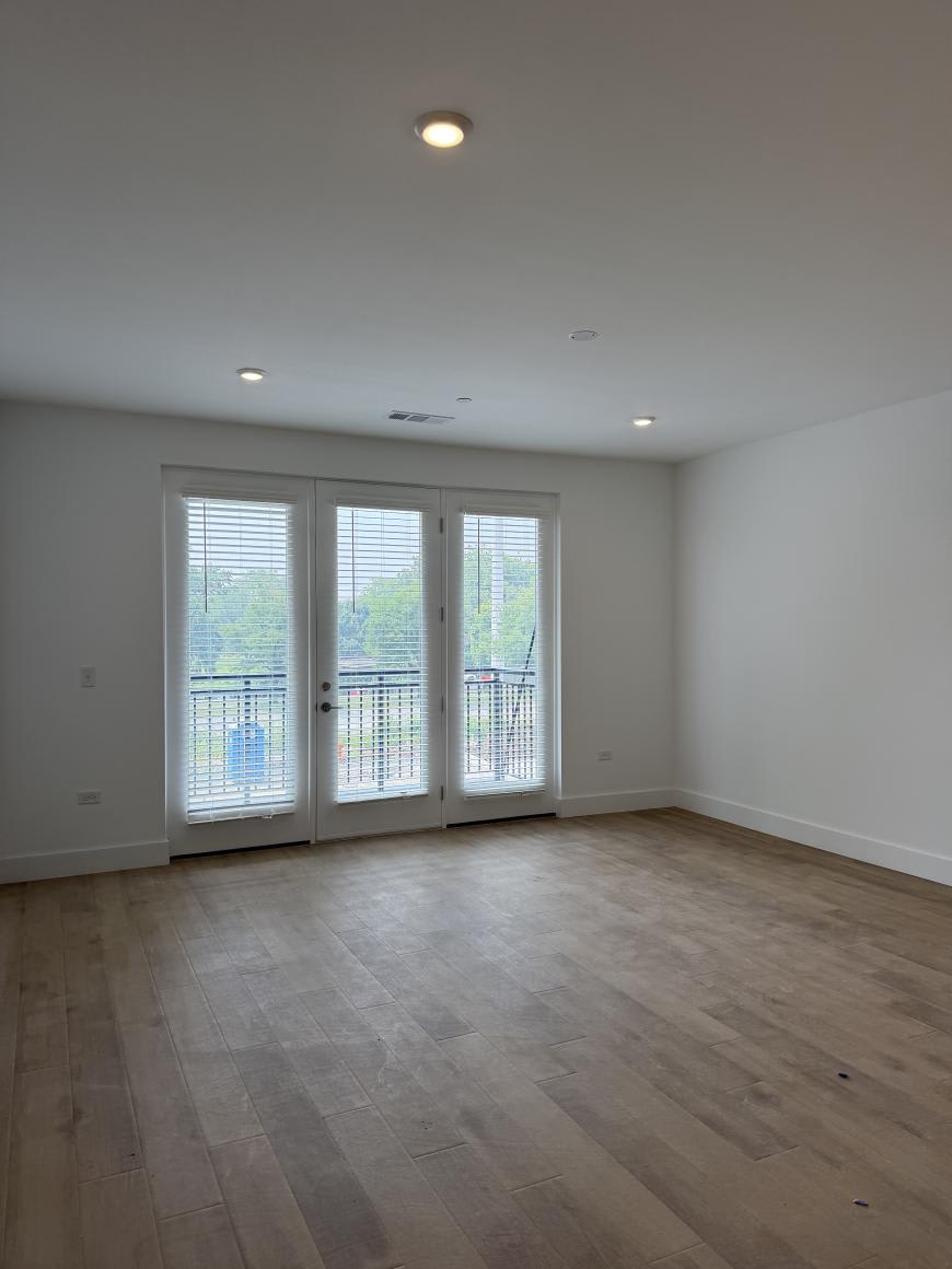 975-77 East 75th St. – photo 1 of 10