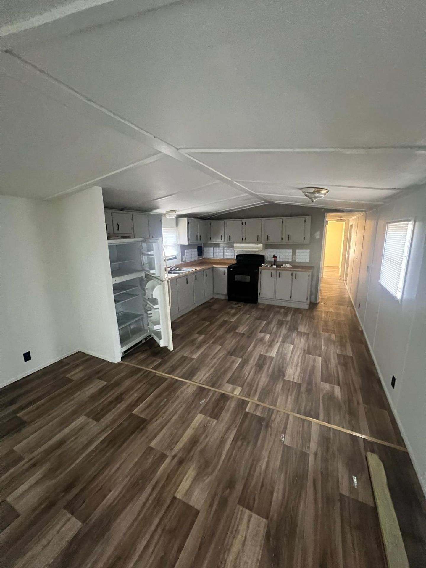 Renovated 3-Bed, 2-Bath Mobile Home – photo 1 of 41