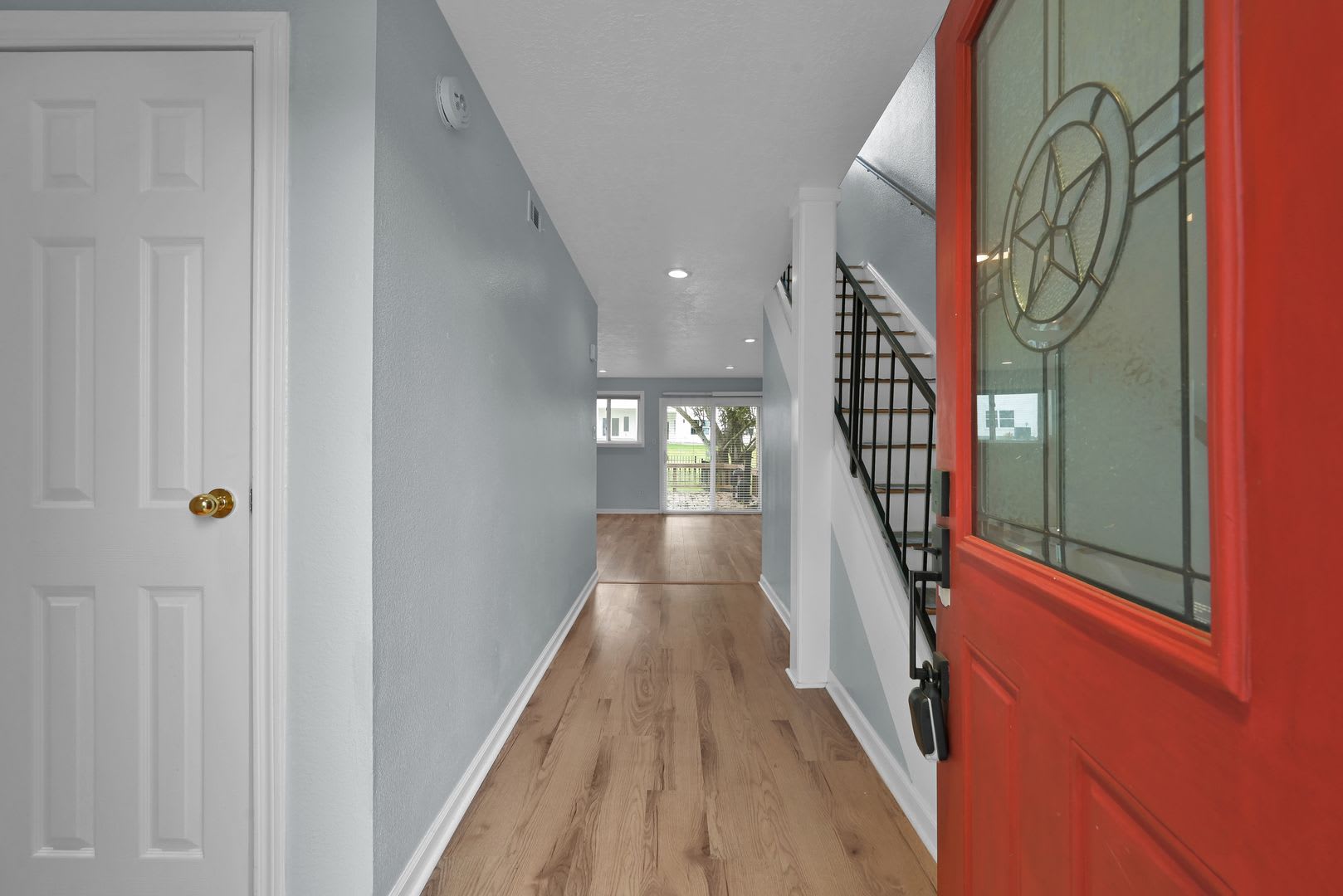 Inviting Townhouse in Walden – photo 1