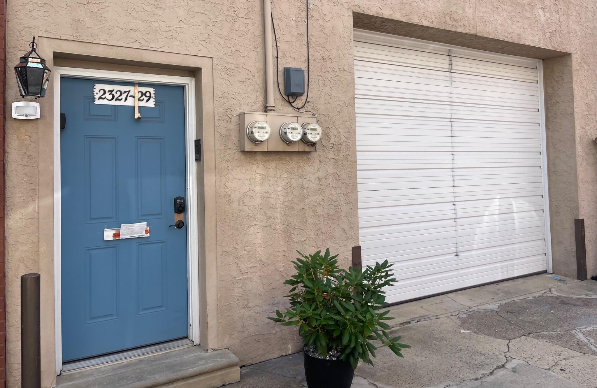 2327 S ALDER Street – photo 1