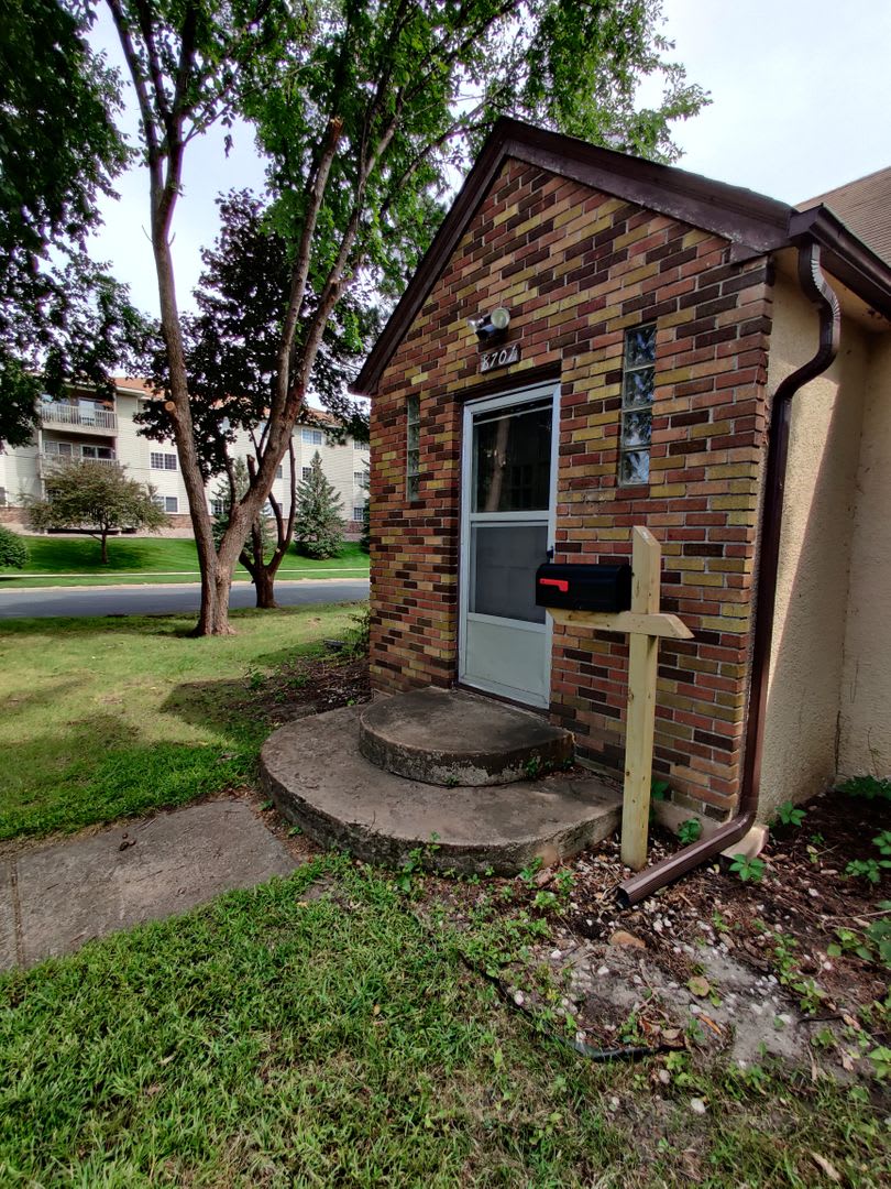 Spacious Home with an INCREDIBLE Yard! – photo 1