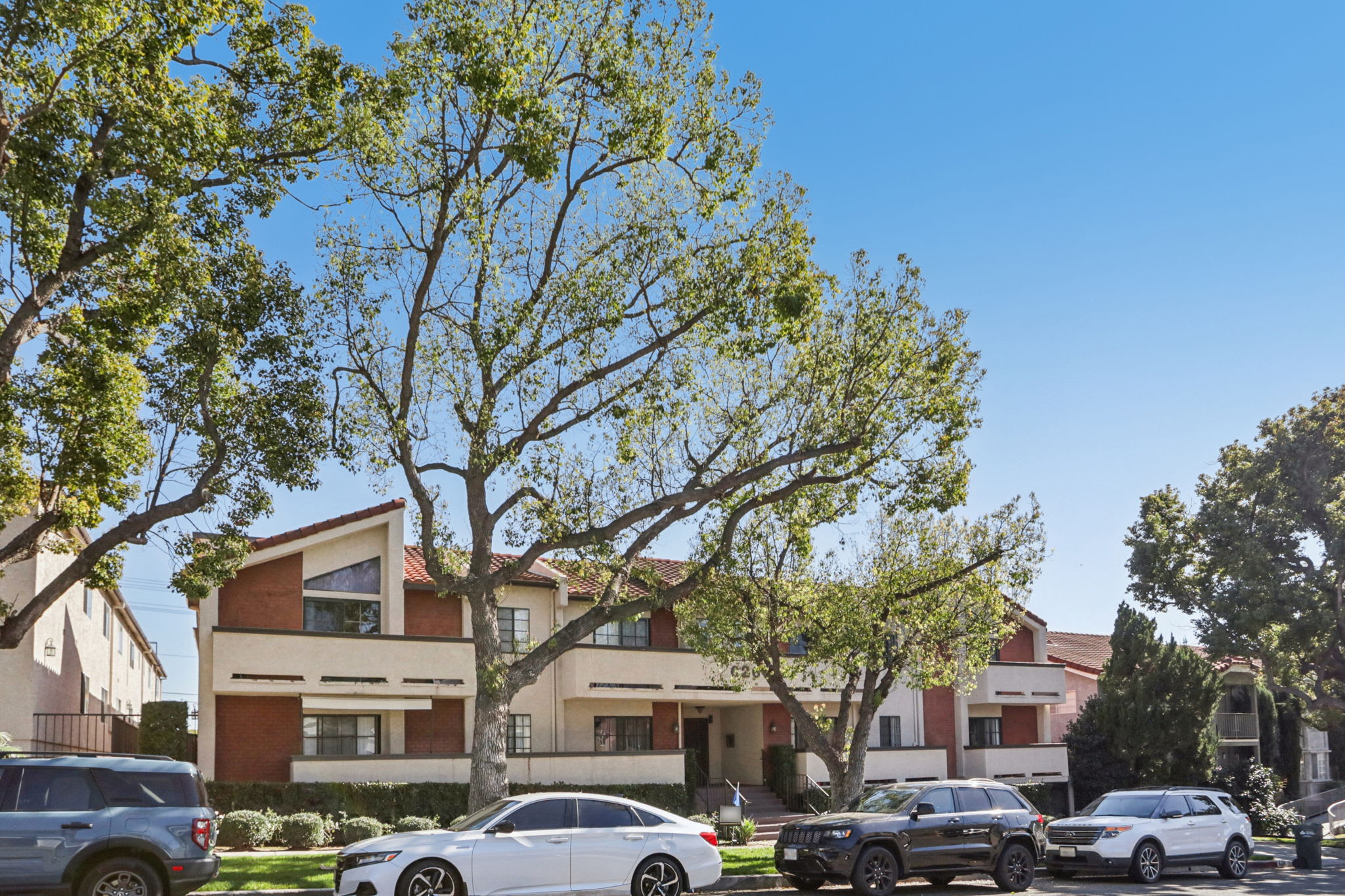 626 E Verdugo Ave – photo 1