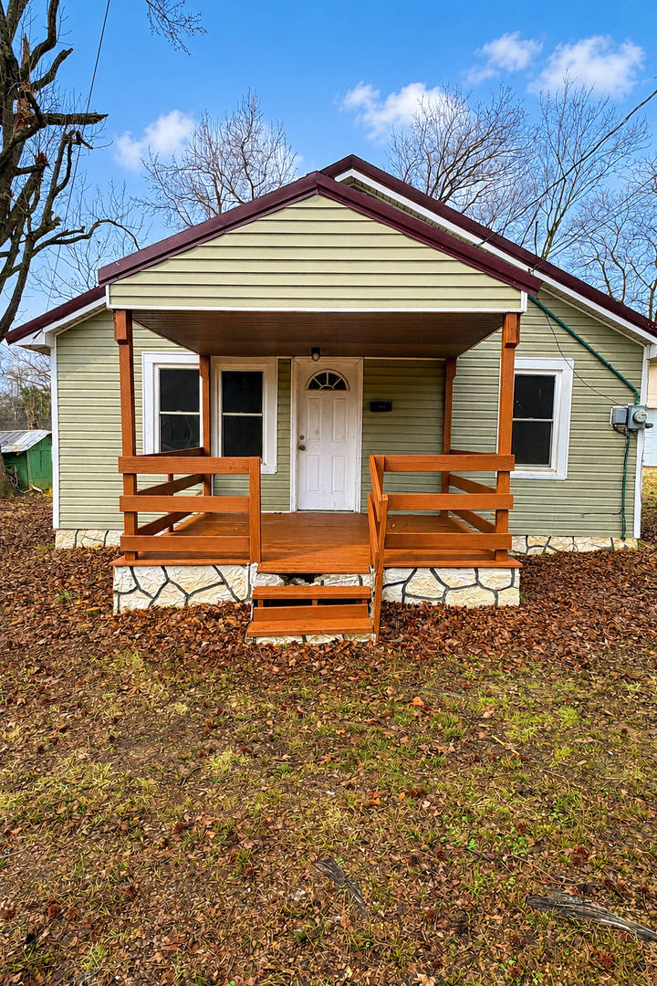 Your Next Home Awaits 2 Bed 1 5 Bath – photo 1 of 7